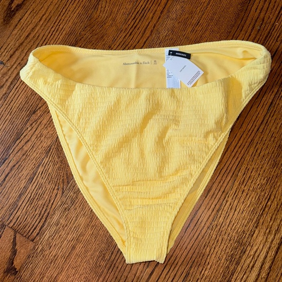 Abercrombie & Fitch Textured Light Yellow Bikini Bottom Size XL ๐ NEW WITH TAGS๐ - Picture 2 of 5